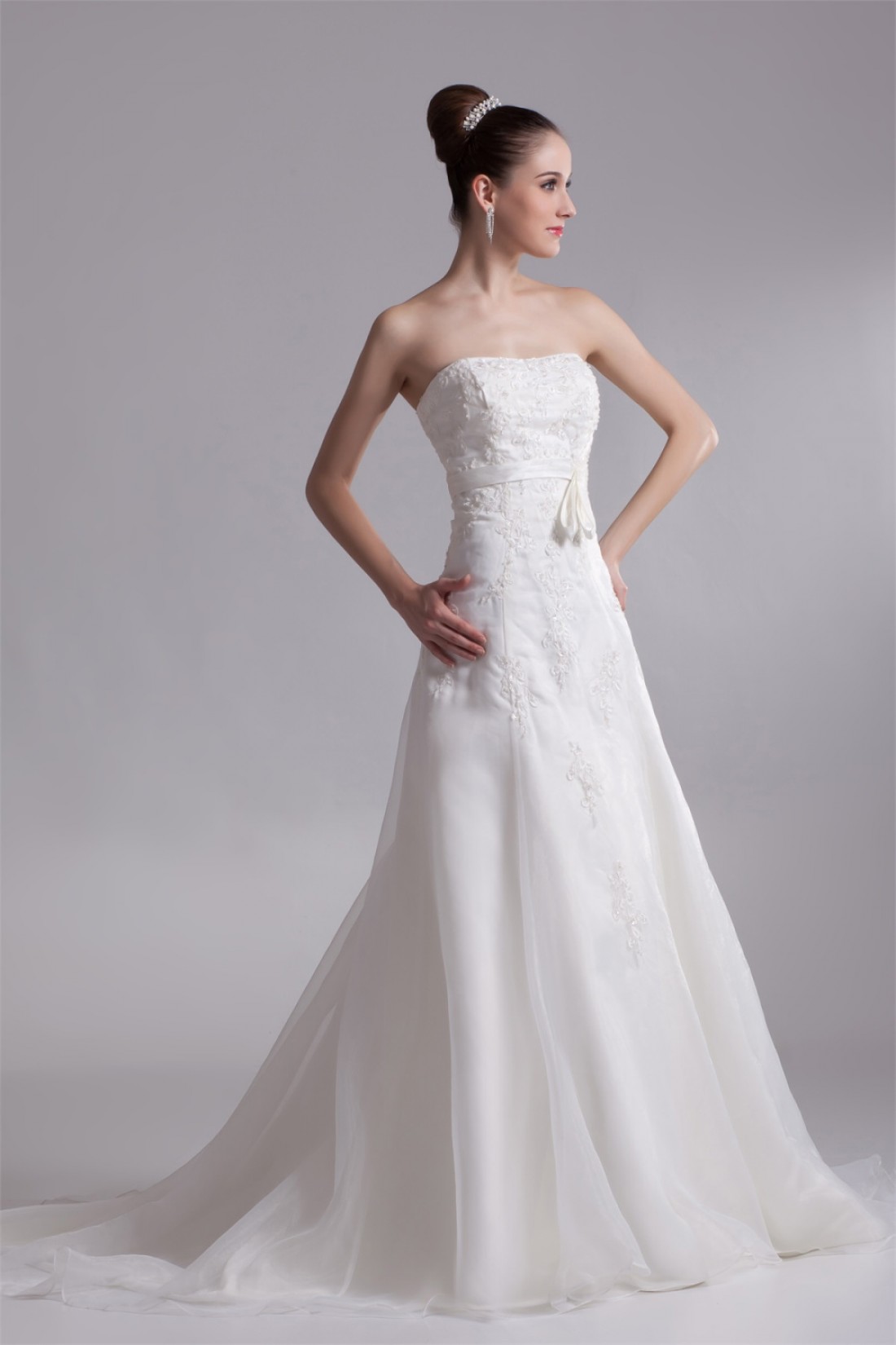 Fantastic Sleeveless Satin Organza A-Line Strapless Wedding Dresses 2031183